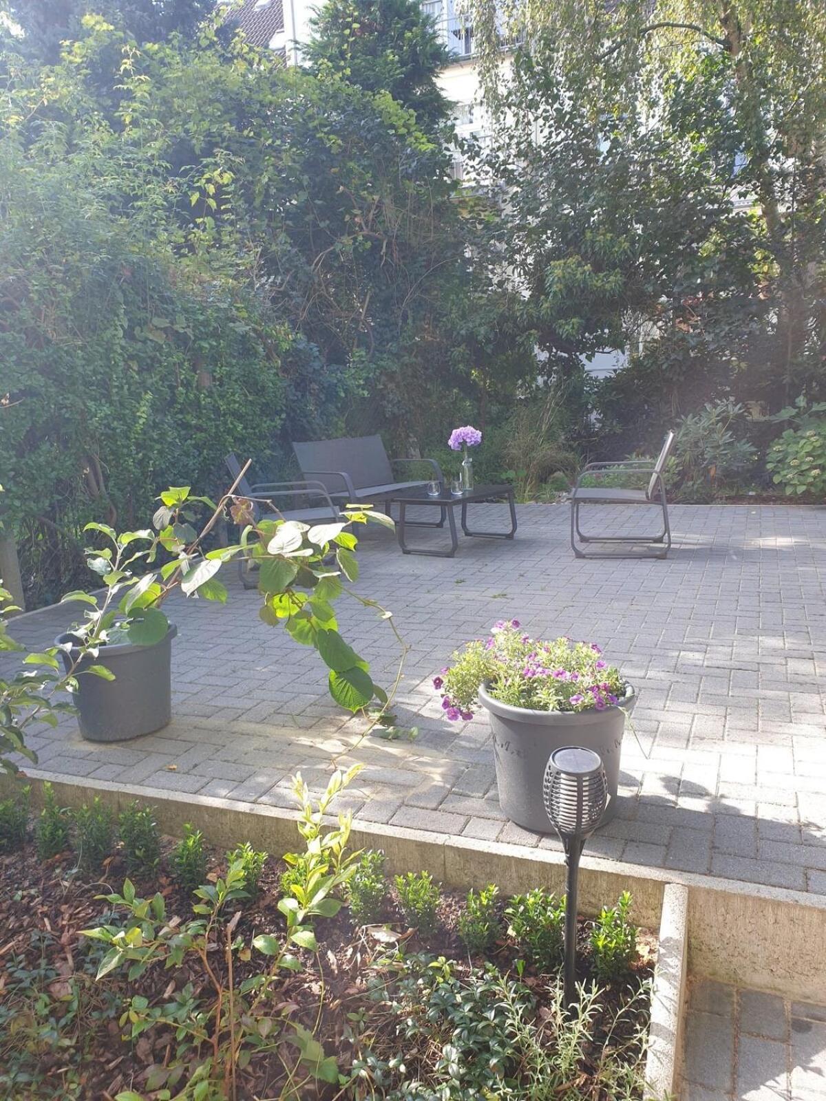 Romantisches 1 Zimmer-apartment Mit Garten An Der Weser Apartment Bremen